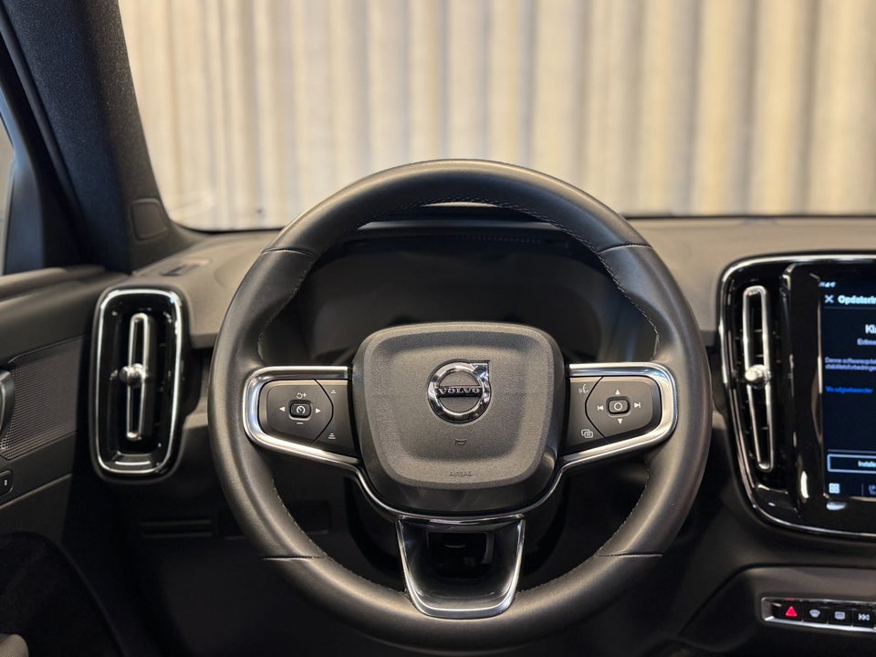 Volvo XC40 ReCharge Extended Range Plus 5d