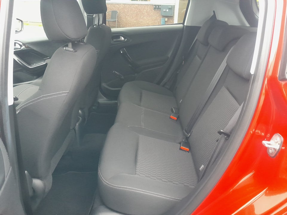 Peugeot 208 1,2 VTi 82 Strike 5d