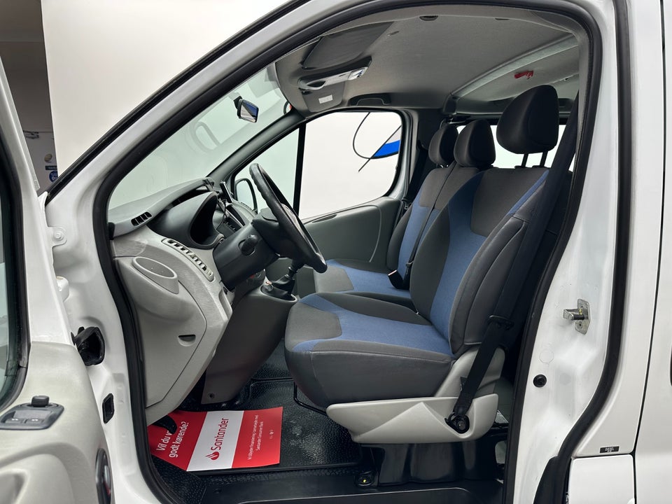 Renault Trafic T29 2,0 dCi 115 L1H1 Kombi aut. 4d