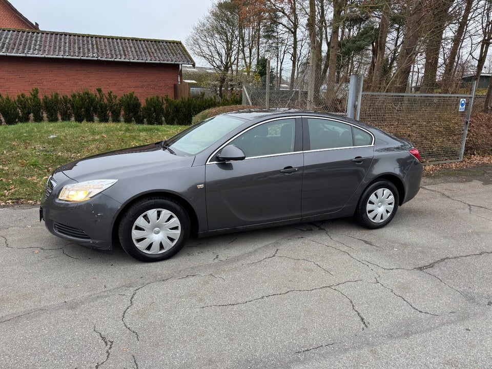 Opel Insignia 1,8 Edition 5d