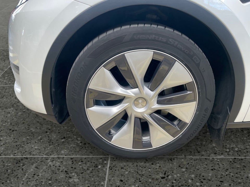 Tesla Model Y Long Range AWD 5d