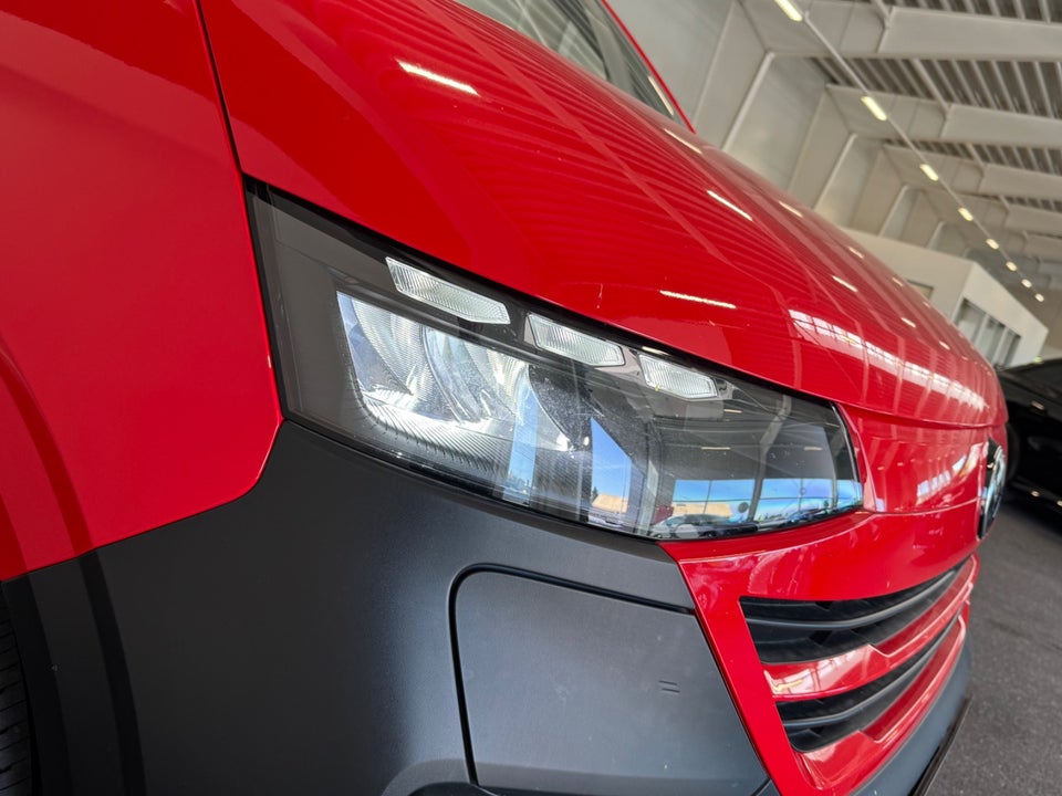 VW e-Caravelle 64 Basis SWB
