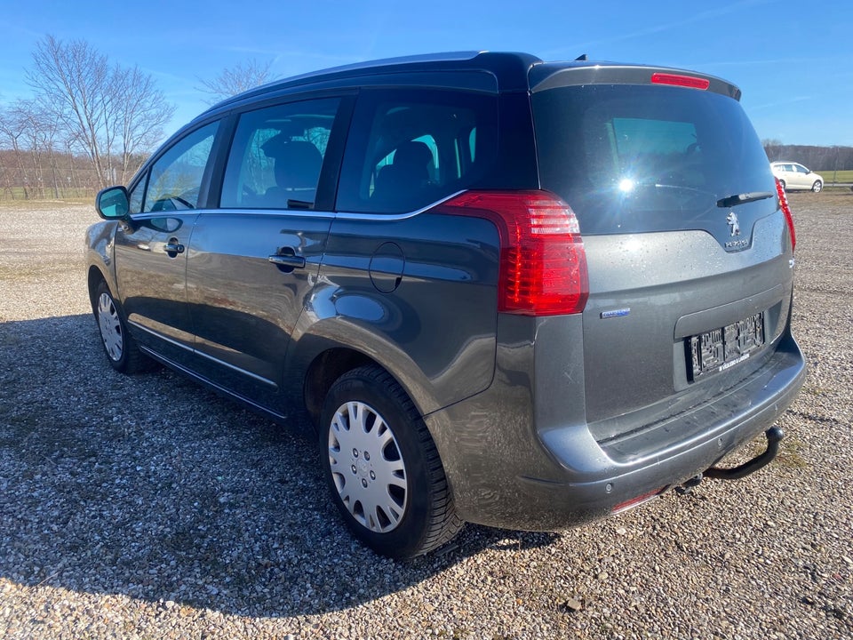 Peugeot 5008 1,6 BlueHDi 120 Style 7prs 5d