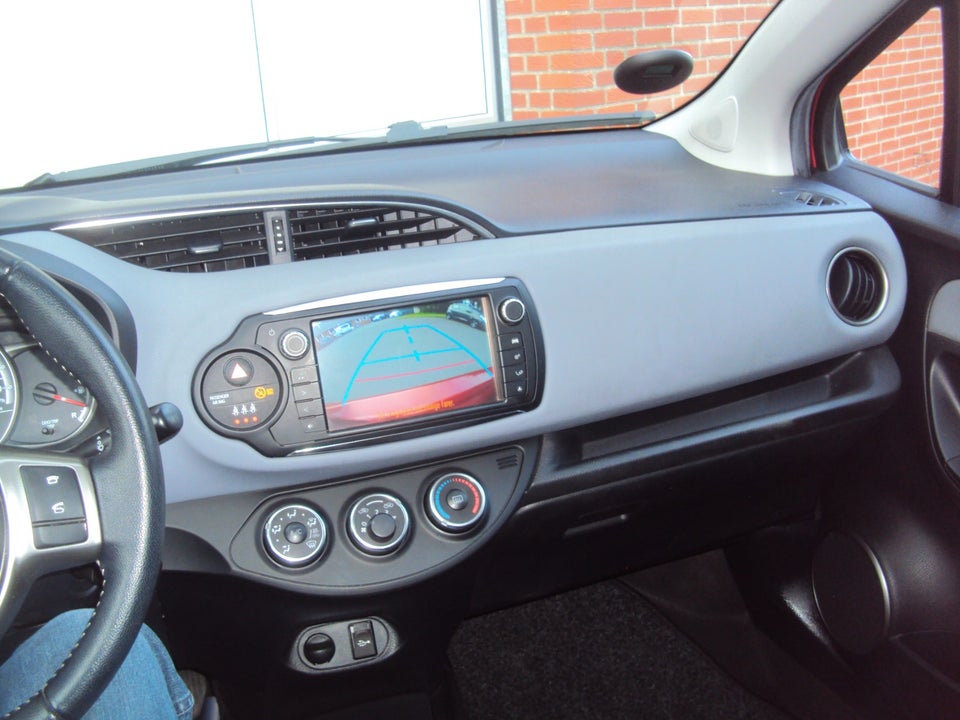 Toyota Yaris 1,0 VVT-i T2 5d