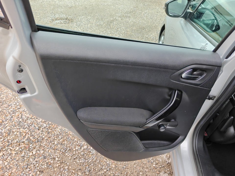 Peugeot 208 1,0 VTi Access 5d