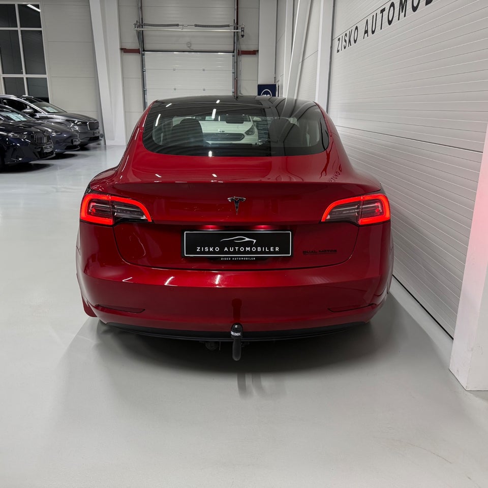 Tesla Model 3 Long Range AWD 4d