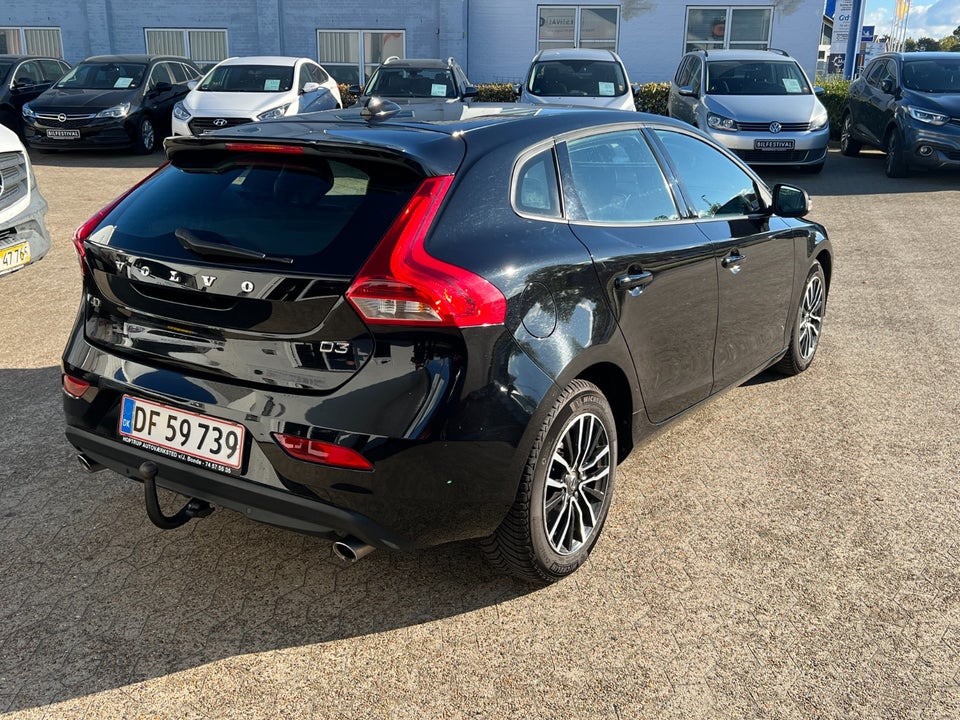 Volvo V40 2,0 D3 150 Momentum aut. 5d