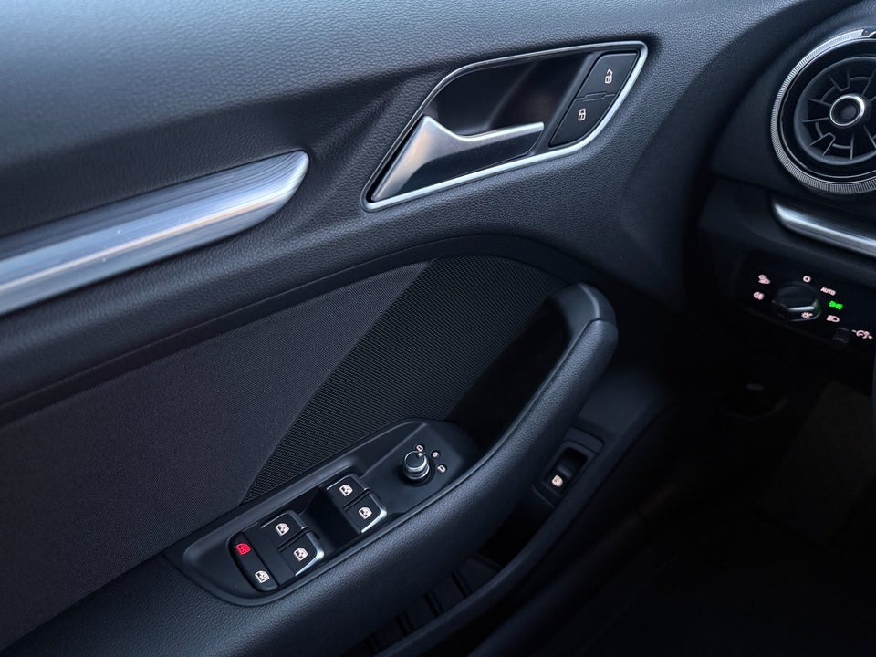 Audi A3 1,4 e-tron Sportback S-tr. 5d