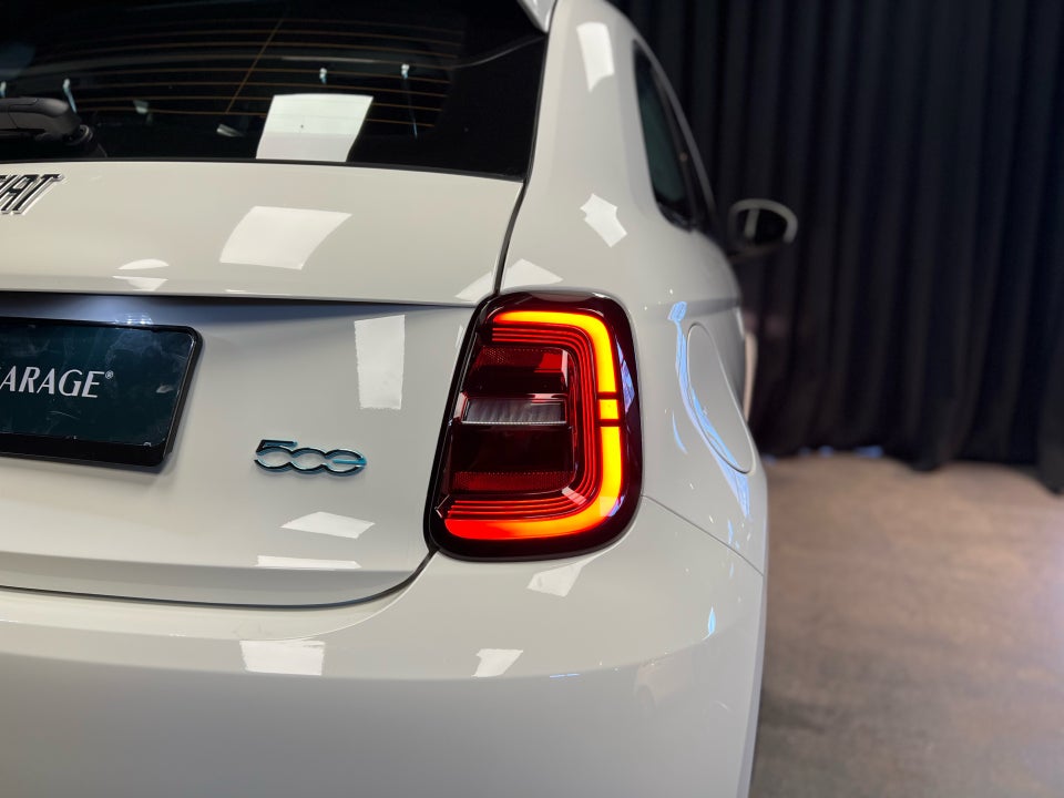 Fiat 500e 42 Icon 3d