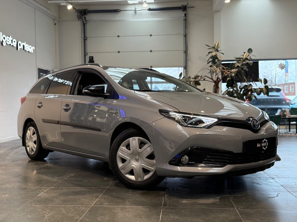 Toyota Auris 1,8 Hybrid H4 Touring Sports CVT 5d