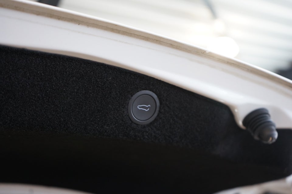 Tesla Model 3 Long Range AWD 4d