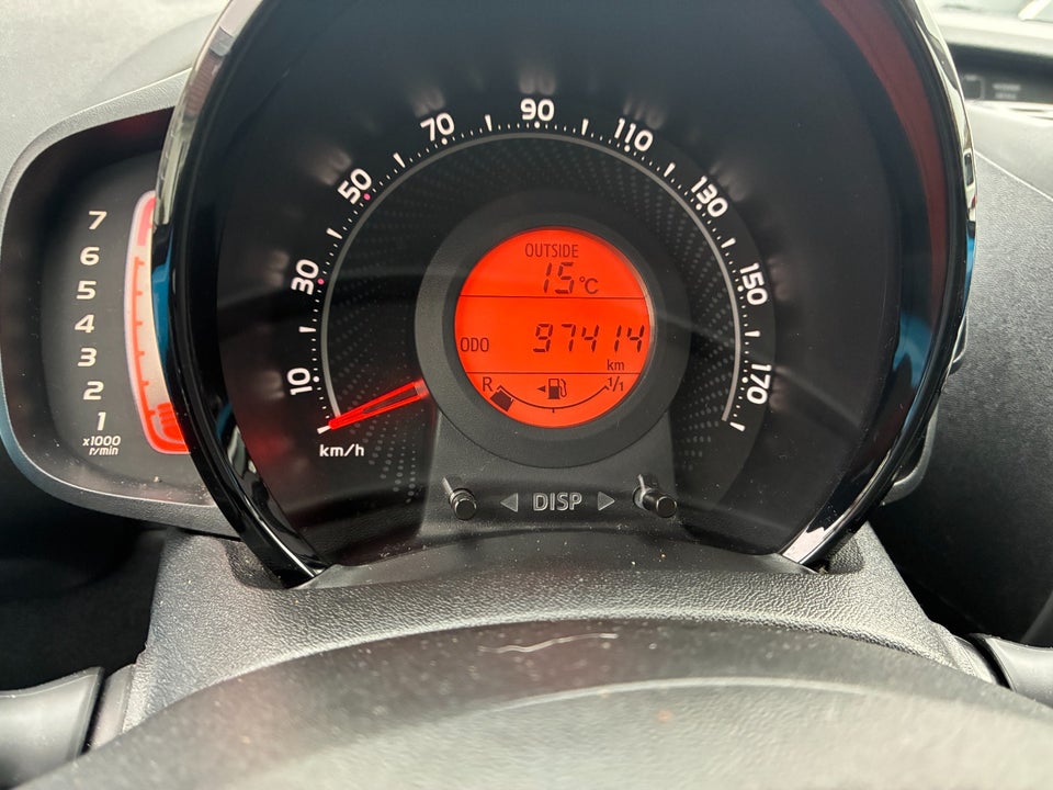 Toyota Aygo 1,0 VVT-i x-plore 5d