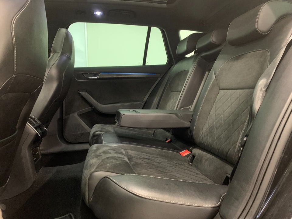Skoda Superb 1,4 TSi iV Sportline Combi DSG 5d