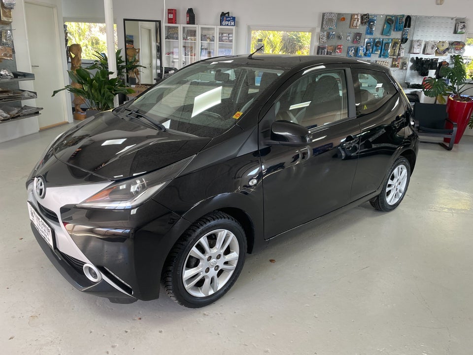Toyota Aygo 1,0 VVT-i x-play 5d
