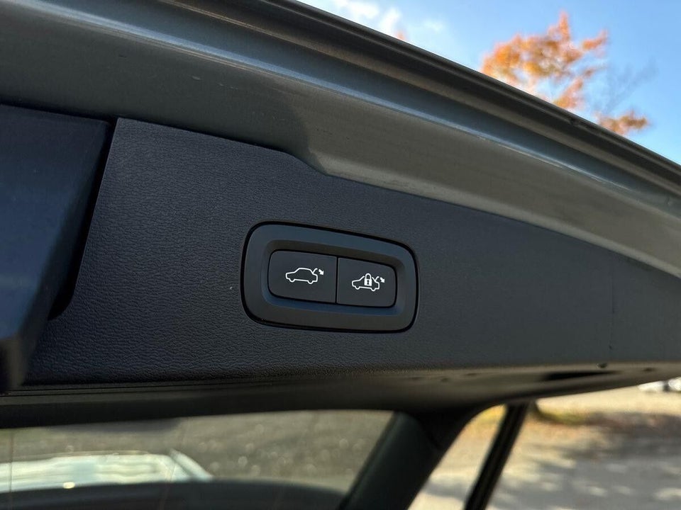 Volvo V60 2,0 T6 ReCharge Ultimate Dark aut. AWD 5d