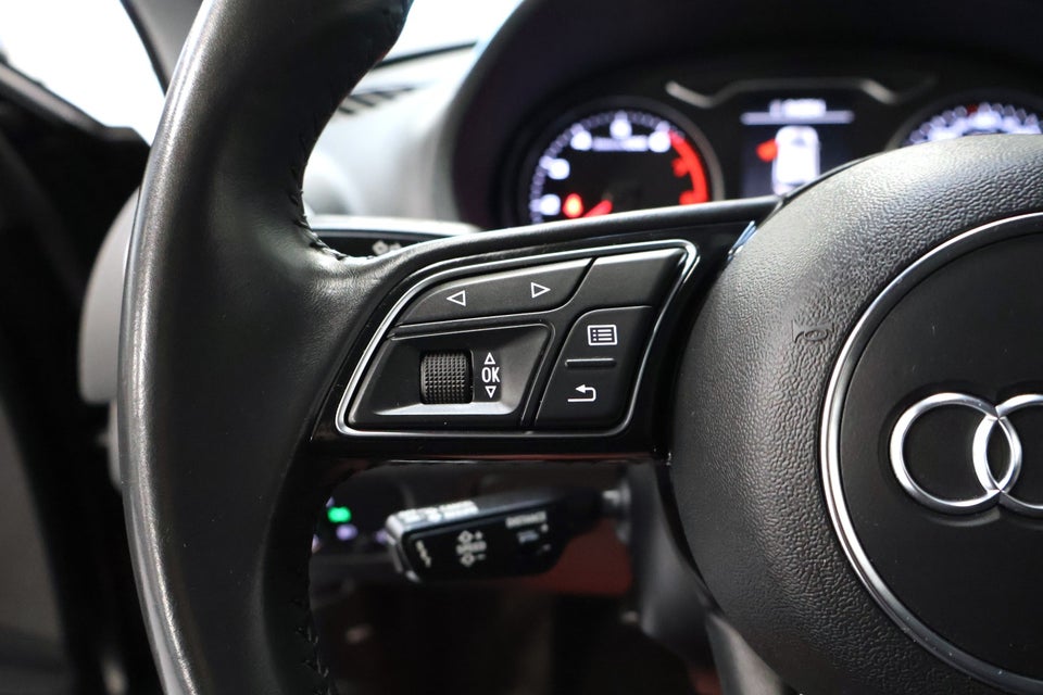 Audi A3 35 TFSi Sport Limited Sportback S-tr. 5d