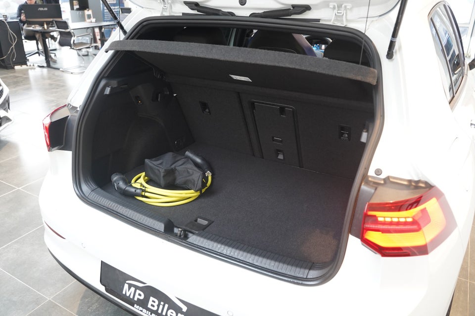 VW Golf VIII 1,4 GTE DSG 5d