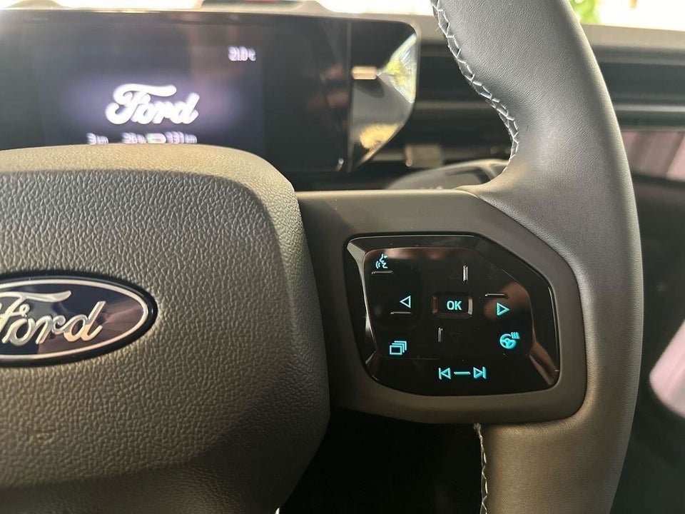 Ford Explorer 84 Select Extended Range AWD 5d