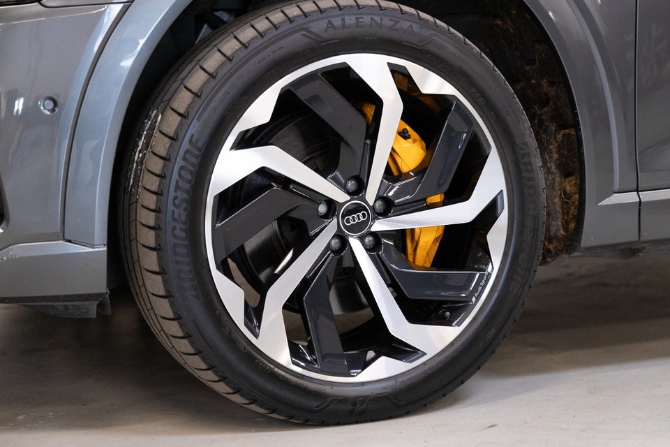 Audi e-tron 55 S-line quattro 5d
