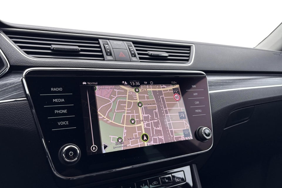 Skoda Superb 1,4 TSi iV Plus Combi DSG 5d