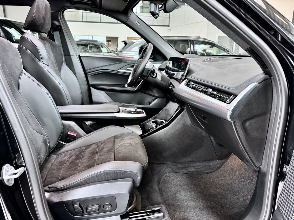 BMW iX1 xDrive30 Fully Charged M-Sport 5d