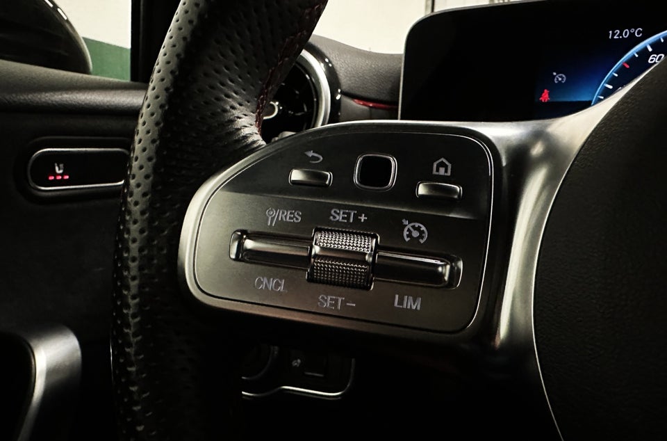 Mercedes A200 1,3 AMG Line aut. 5d