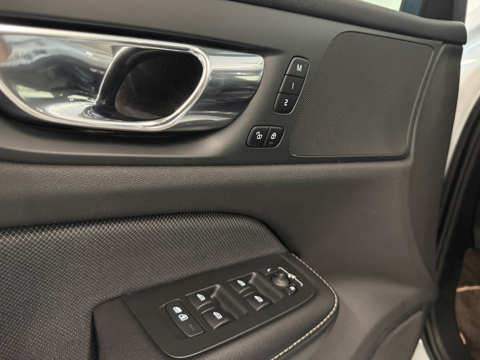 Volvo V60 2,0 T4 190 R-Design aut. 5d