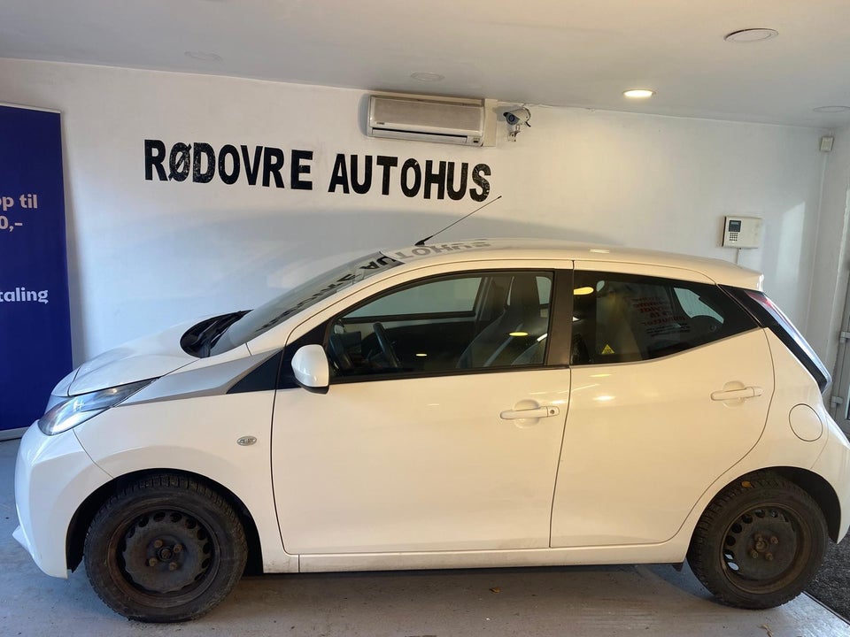 Toyota Aygo 1,0 VVT-i x-play 5d