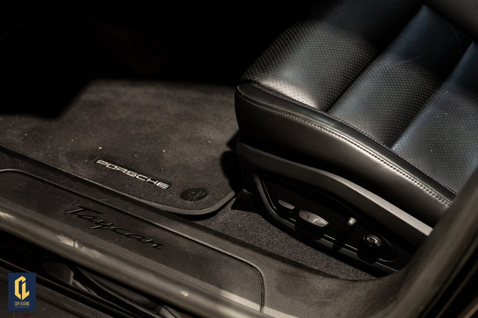 Porsche Taycan Performance+ 4d