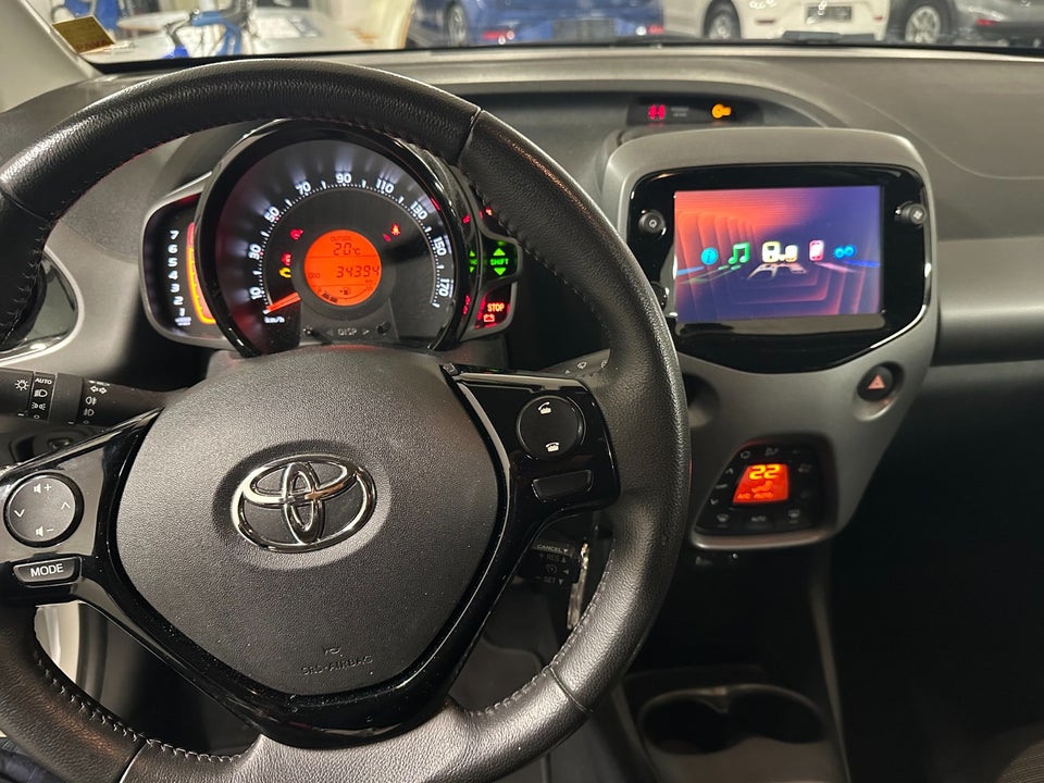 Toyota Aygo 1,0 VVT-i x-press 5d