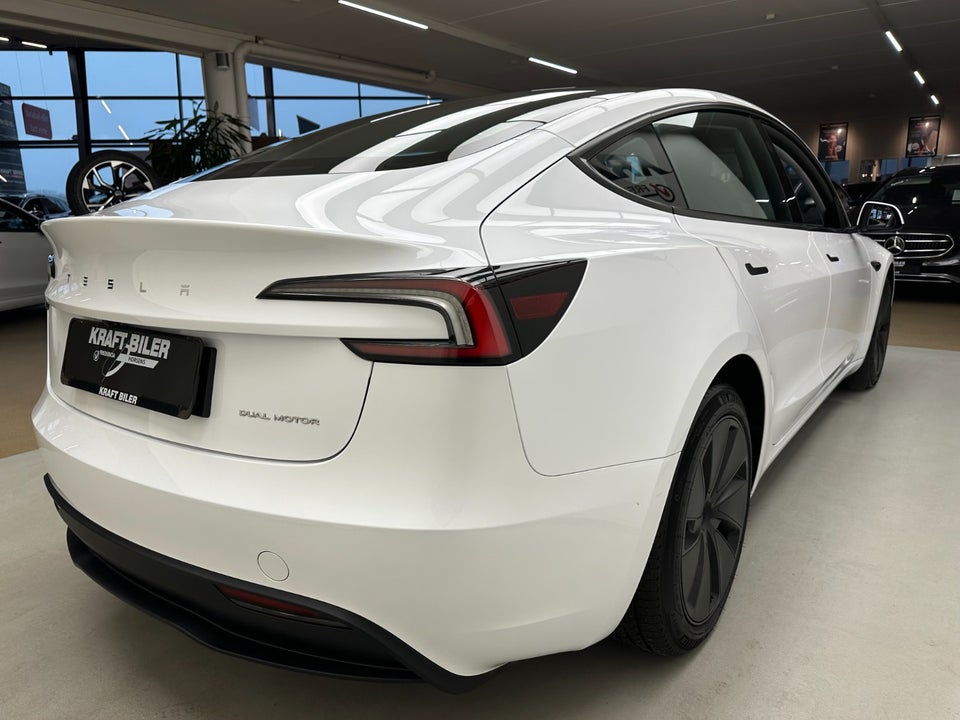 Tesla Model 3 Long Range AWD 4d