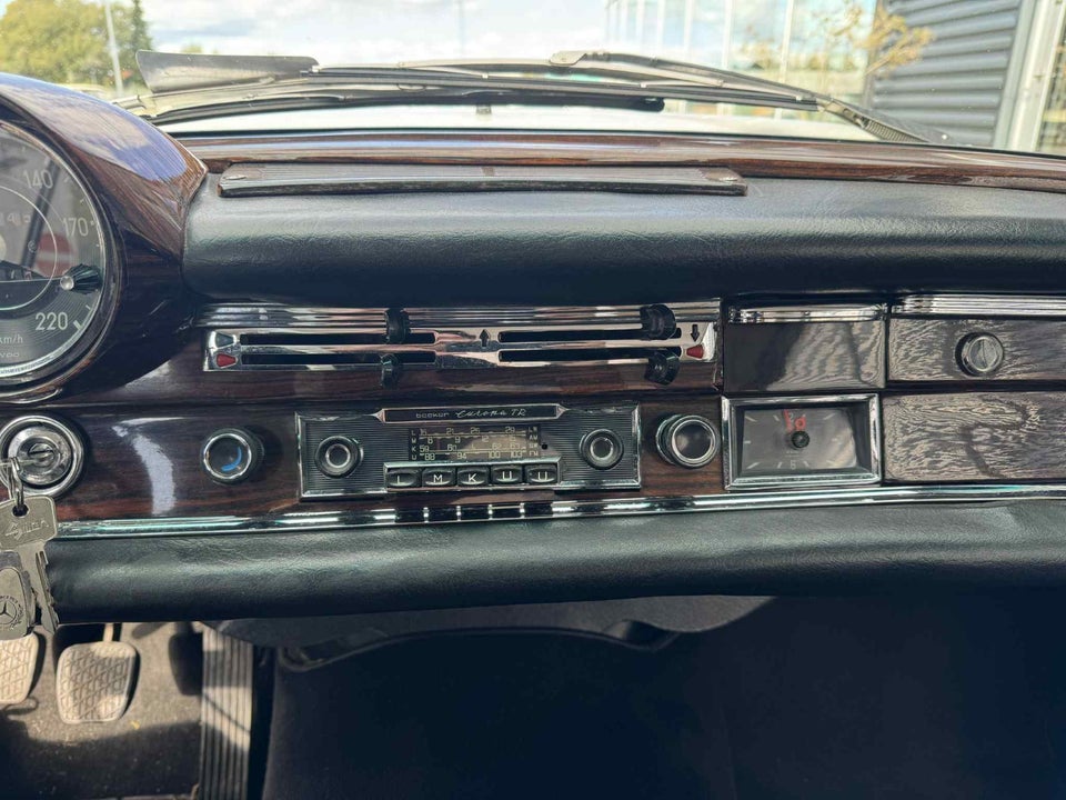 Mercedes 250 SE 2,5 Cabriolet 2d