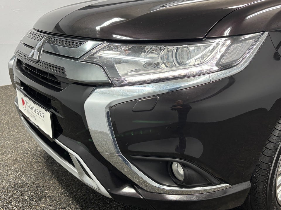 Mitsubishi Outlander 2,4 PHEV Inform CVT 4WD 5d