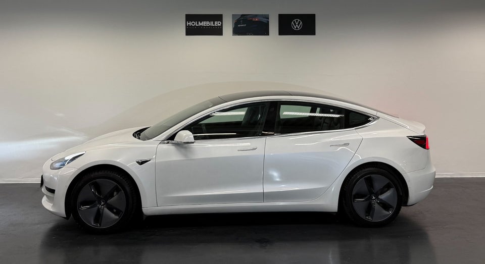 Tesla Model 3 Standard Range+ RWD 4d