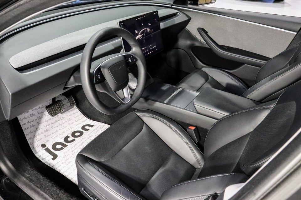 Tesla Model 3 RWD 4d