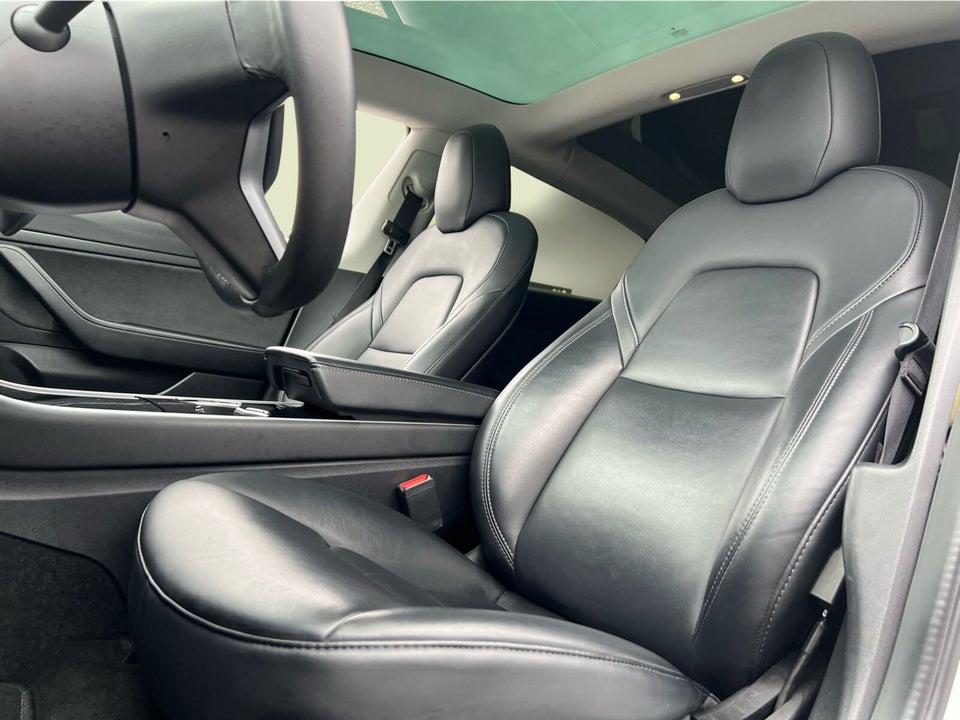 Tesla Model 3 Standard Range+ RWD 4d