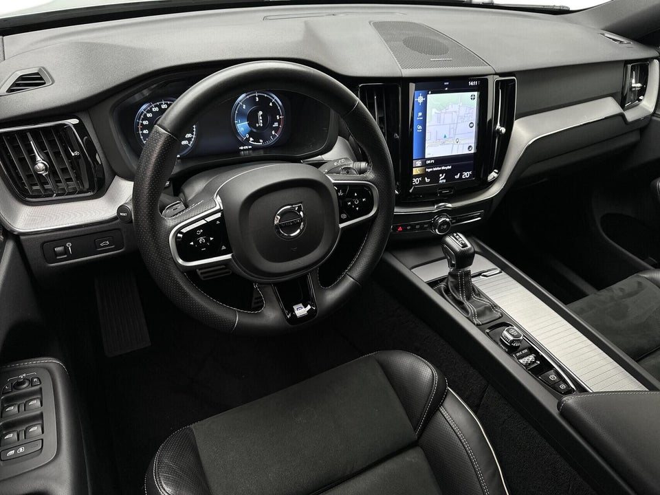 Volvo XC60 2,0 D5 235 R-Design aut. AWD 5d