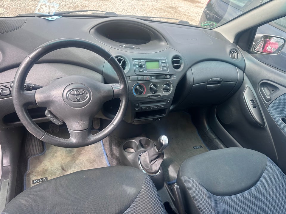 Toyota Yaris 1,3 Blue 3d