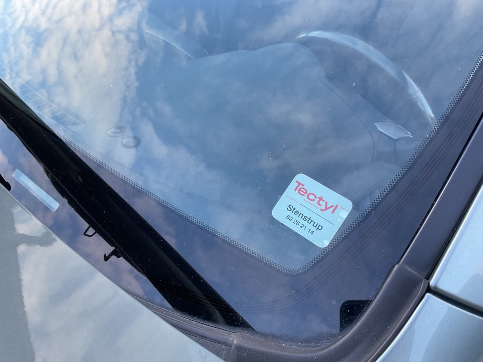 Toyota RAV4 2,2 D-4D 136 4x4 Van 5d