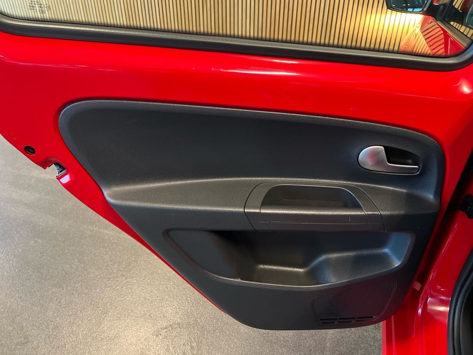 VW Up! 1,0 MPi 65 Move Up! BMT 5d