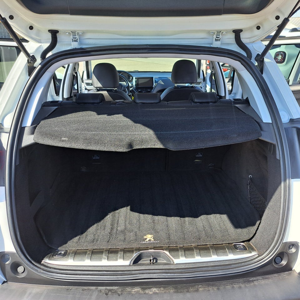 Peugeot 2008 1,6 BlueHDi 100 Allure 5d