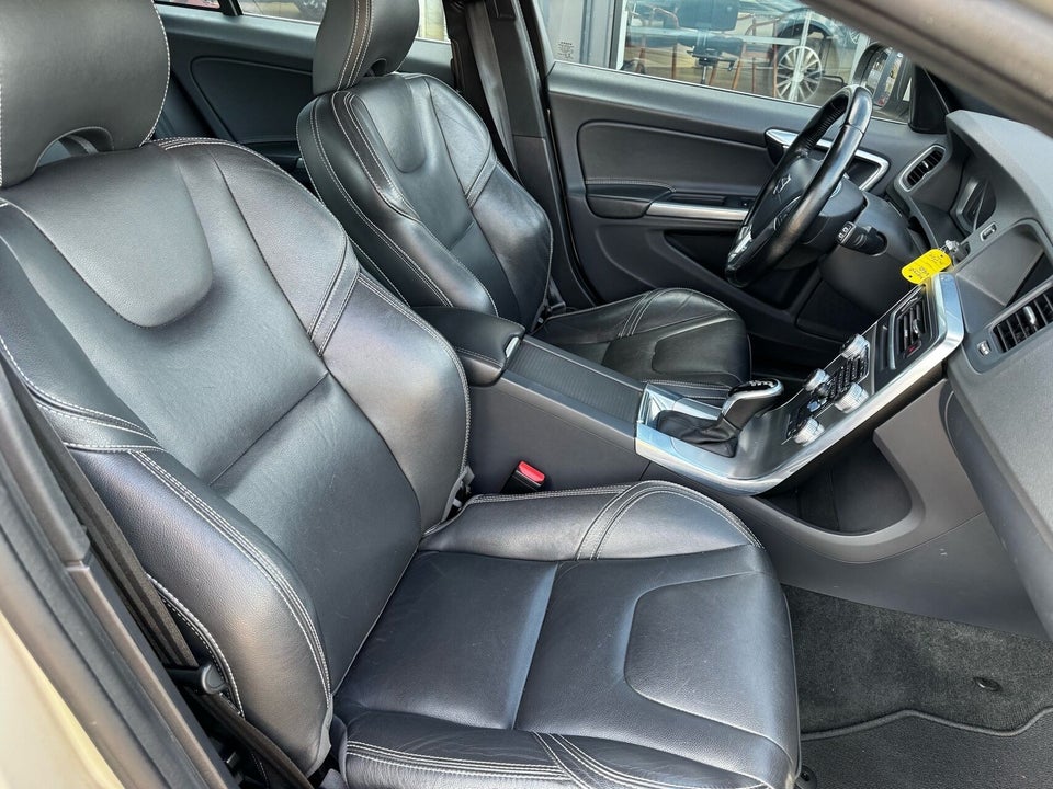 Volvo V60 2,0 D4 190 Momentum aut. 5d