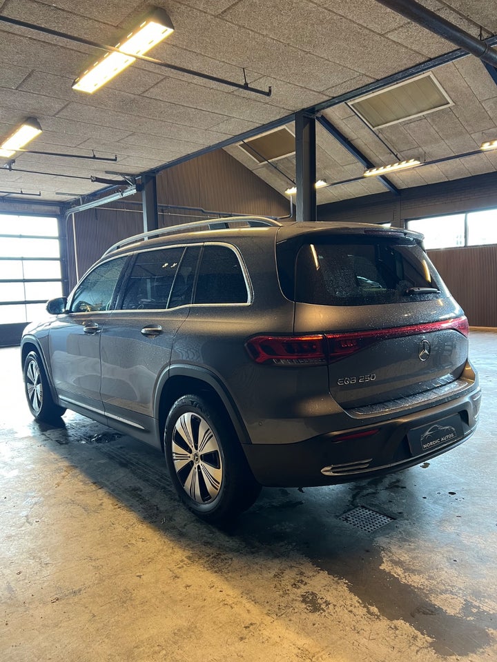 Mercedes EQB250 Progressive 7prs 5d
