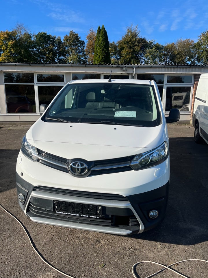 Toyota ProAce 1,5 D 120 Medium Comfort 6d