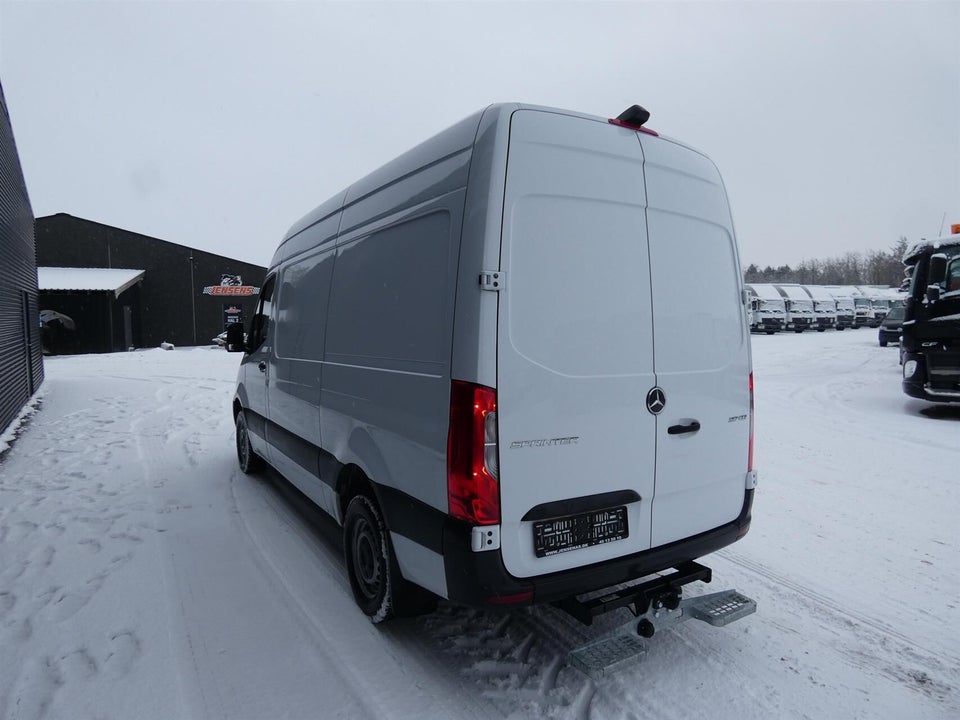 Mercedes Sprinter 317 2,0 CDi A2 Kassevogn aut. RWD