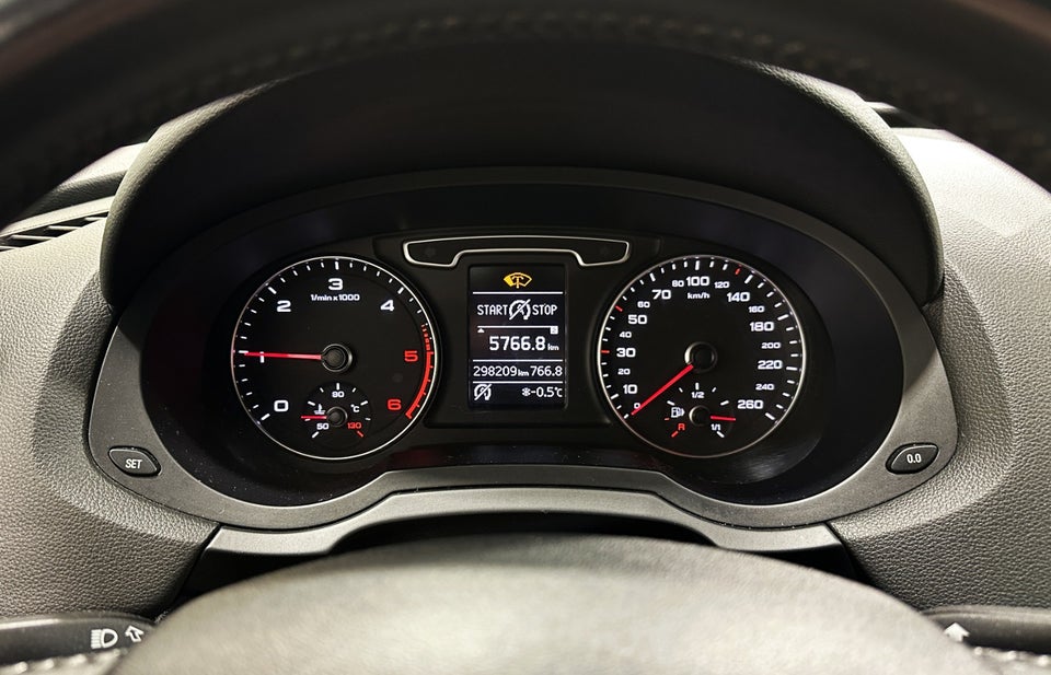 Audi Q3 2,0 TDi 177 quattro S-tr. 5d