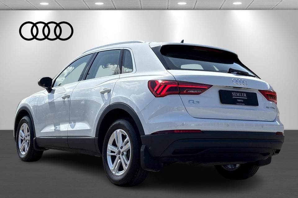Audi Q3 45 TFSi e Attitude plus S-tr. 5d