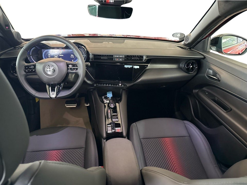 Alfa Romeo Junior Elettrica Speciale 5d