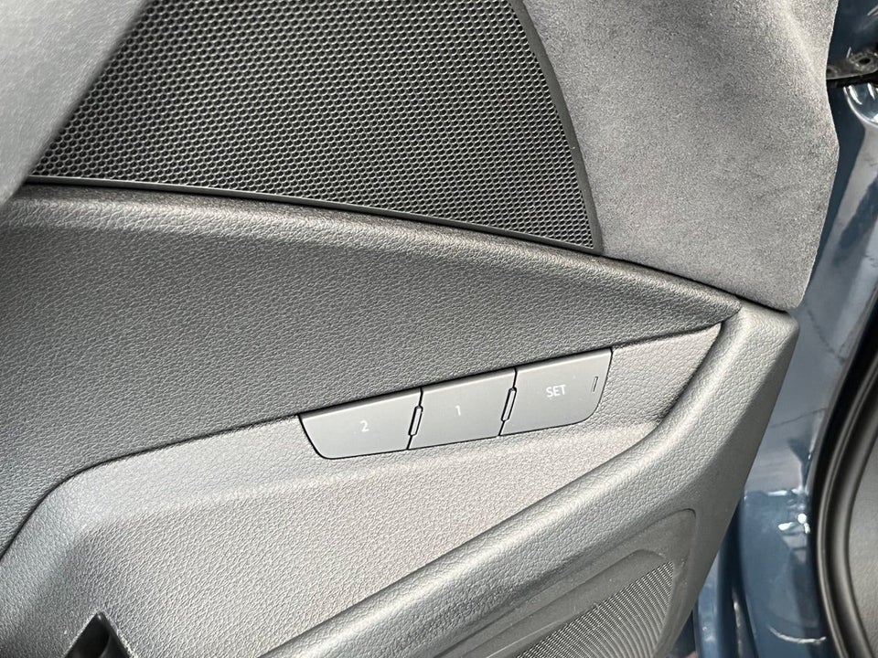 Audi Q8 e-tron 55 S-line quattro 5d