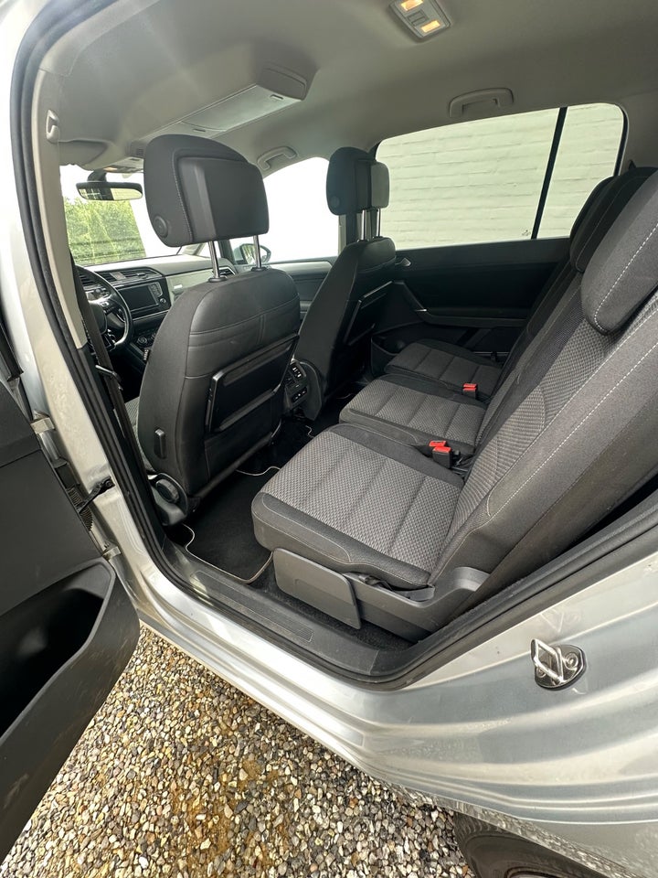 VW Touran 1,6 TDi 115 Comfortline DSG 5d